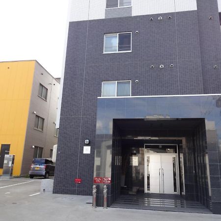 ようこそ札幌へ! 大通公園まで地下鉄10分 定員6名 Firetv完備 1階はセコマ Lägenhet Exteriör bild